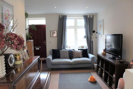 2 bedroom semi-detached house to rent - Photo 3