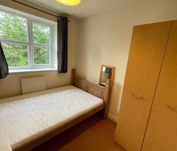 3 bedroom terraced house to rent - Photo 4