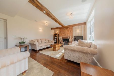 5 bedroom detached house to rent - Photo 3