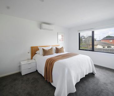 Spacious family townhouse with style and comfort - Photo 6