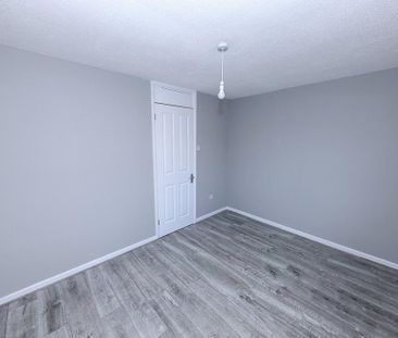 4 bedroom detached house to rent - Photo 4