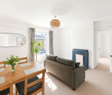2 bedroom flat to rent - Photo 2