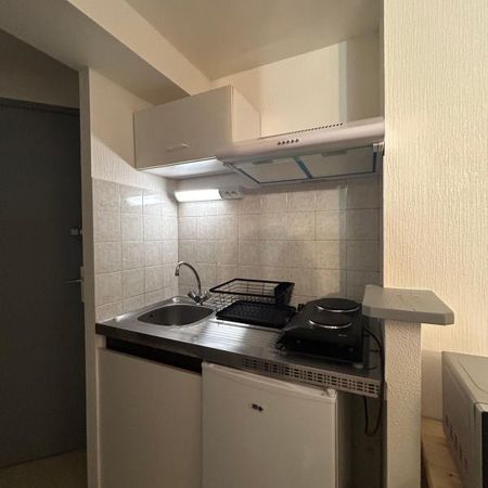 Location Appartement 1 pièce Meublé 15m² AIRE SUR L ADOUR 40800 - Photo 3