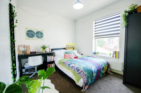 6 bedroom terraced house to rent - Photo 5