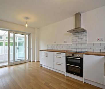 3 bedroom detached house to rent - Photo 5