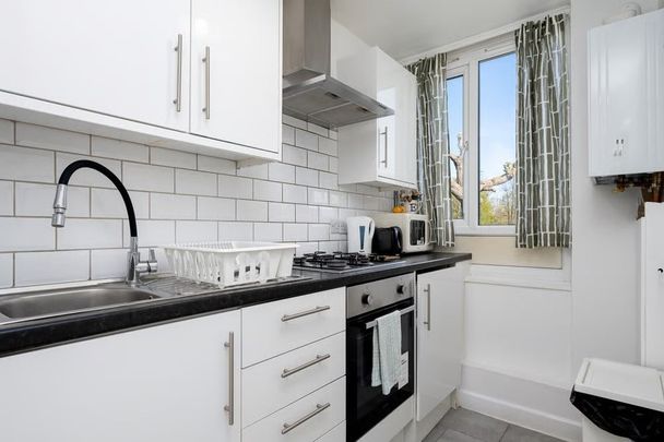 1 Bed Flat, Ashbourne Court, N12 - Photo 1