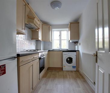 2 bedroom flat to rent - Photo 3