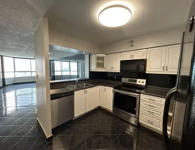 75 Riverside Drive East, Windsor, ON, N9A7C4 | 75 Riverside Drive East, Windsor - Photo 1