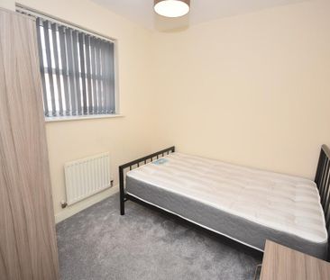 4 bedroom terraced house to rent - Photo 4