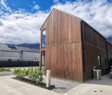 3 Bedroom, 2 Bathroom Townhouse in Jacks Point - Photo 5