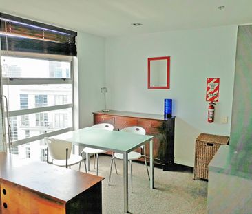 Two Level Apartment with Views Towards The Skytower - Photo 6