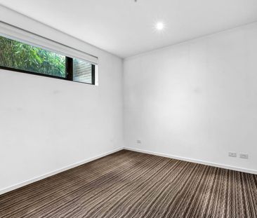 Spacious "Halo" 2 Bedroom - Photo 3