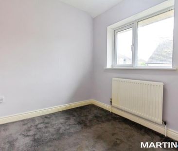 3 bedroom end of terrace house to rent - Photo 4