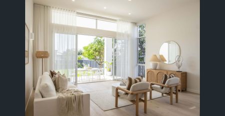 DESIGNER DUPLEX IN PRIME COASTAL SETTING - SIX MONTH LEASE - Photo 4