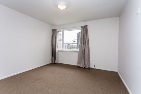 RICCARTON - Photo 3