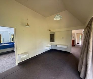 Quiet Living Surrounded by Vineyards - Photo 5