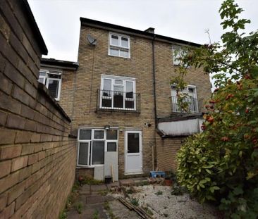 3 bedroom semi-detached house to rent - Photo 2