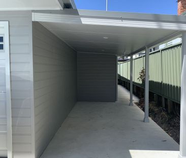 Near-new unit offering low-maintenance living - Photo 2