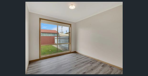 Spacious Townhouse - Photo 1