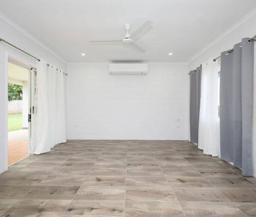 New Interior - Fully Tiled & Airconditioned - Large Fenced Backyard - Photo 4