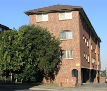 Excellent 2 Bedroom Unit with Good Size Living Areas - Photo 4