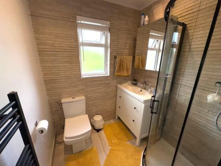 3 bedroom semi-detached house to rent - Photo 2