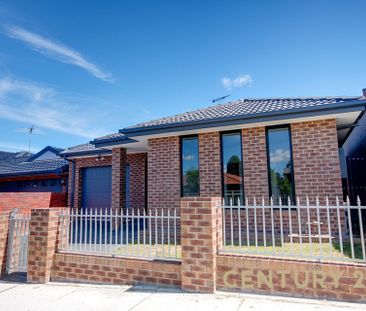 Modern 3-Bedroom Home in Prime Dandenong Location - Photo 5