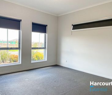 Situated in Beautiful Orleana Waters. - Photo 2