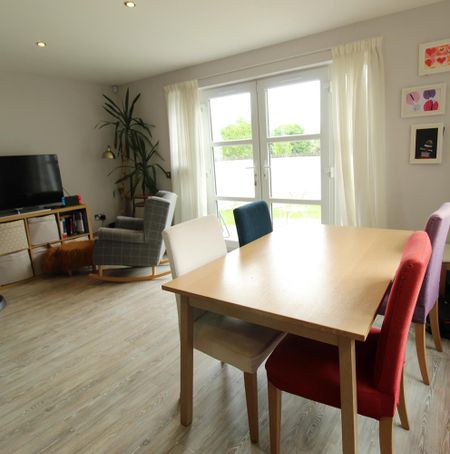 4 bedroom detached house to rent - Photo 3