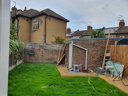 Room in a Shared House, Barking Road, E13 - Photo 5