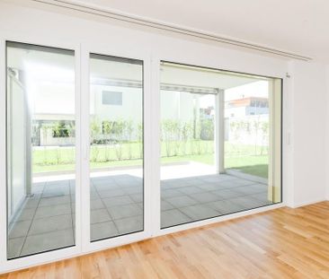 Moderne helle Wohnung mit Gartensitzplatz - Photo 6