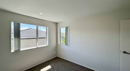 4-BEDROOM IN ONEHUNGA - Photo 4