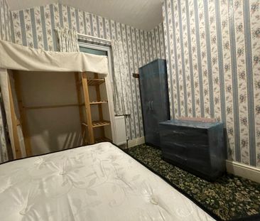 Room in a Shared House, Ivor Road, B11 - Photo 3