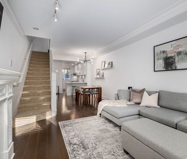 Charming Townhome In The Heart Of Fairview | Laurel Street | 3 Bed ... - Photo 1