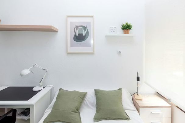 Carrer Sant Josep de Calassanç, Valencia, Valencian Community 46008 - Foto 1