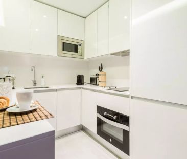 Modern 1-bedroom apartment with AC and balcony for rent in Malasaña - Foto 5