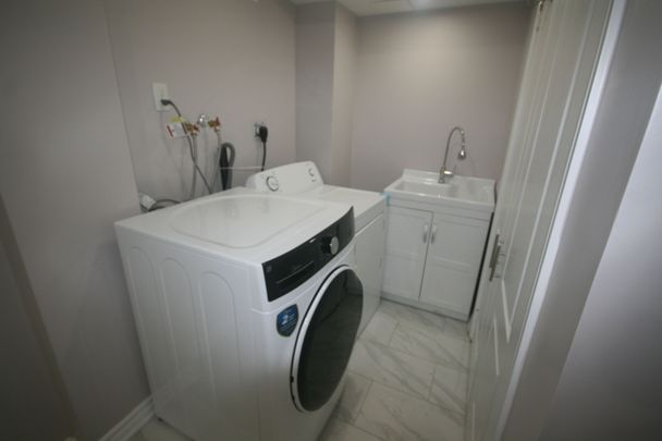 For Lease - 75 Kentview Crescent, Markham, Ontario - Photo 1