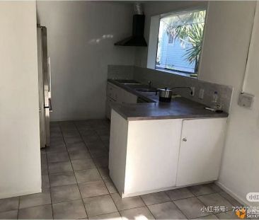 Spacious and versatile family home – full property - Photo 5