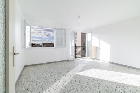 Location Appartement 3 pièces 56m² NICE 06300 - Photo 2