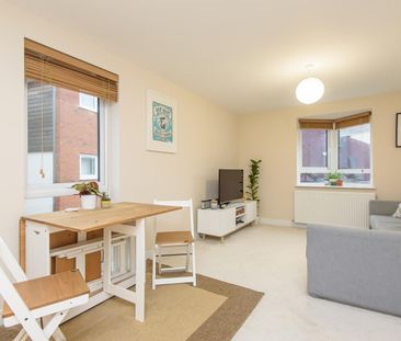 1 Bed Flat, Clayewater Court, BS5 - Photo 3