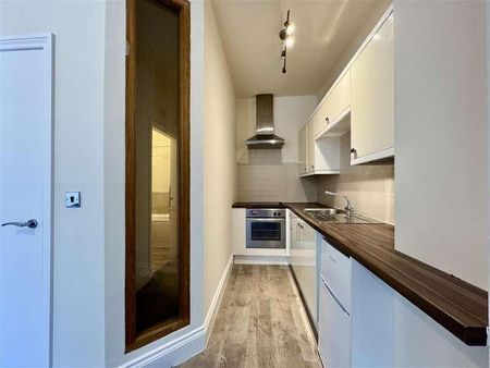 Huddersfield Road, Holmfirth, HD9 - Photo 2