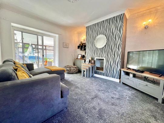 2 bedroom end of terrace house to rent - Photo 1