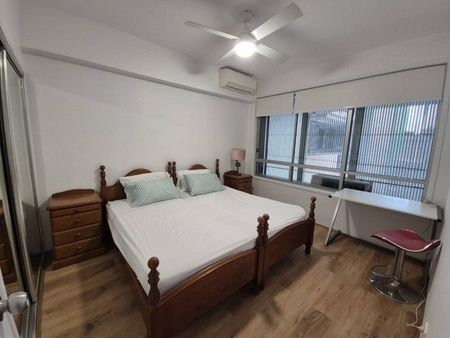 A Warm & Cozy Place to Call Home at the Heart of South Bank - Fully Furnished - Photo 4