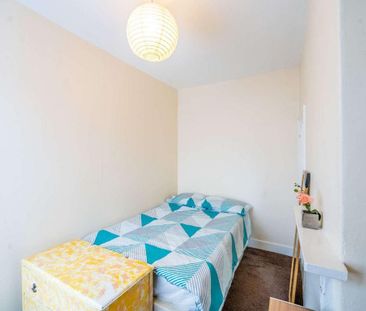 4 bedroom house of multiple occupation to rent - Photo 6