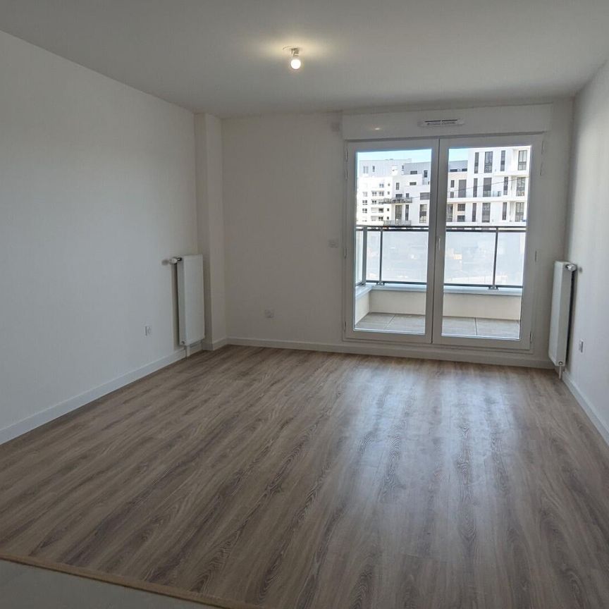 location Appartement T3 DE 62.48m² À COLOMBES - Photo 1