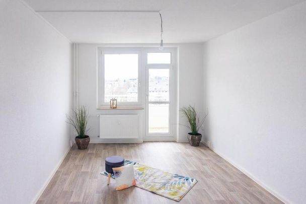 NEU sanierte Erdgeschosswohnung mit Balkon - Photo 1