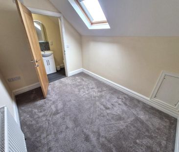 4 bedroom flat to rent - Photo 2