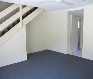2 BEDROOM TOWNHOUSE IN CENTRAL NERANG!!! - Photo 3