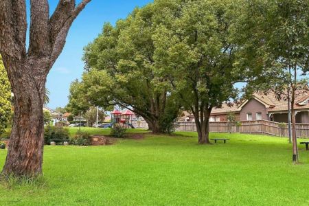 Stylish 2 bedroom top-floor apartment - Photo 2