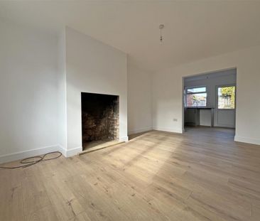 2 bedroom Semi-detached house to rent - Photo 1